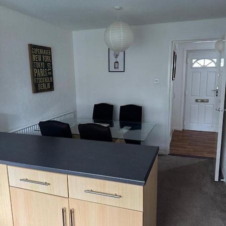 Large 2 Bedroom House Wombridge Esterno foto