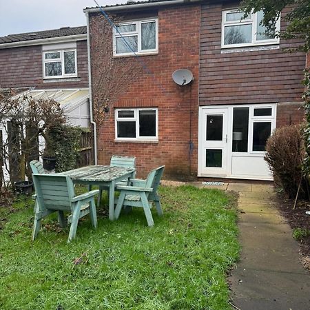 Large 2 Bedroom House Wombridge Esterno foto