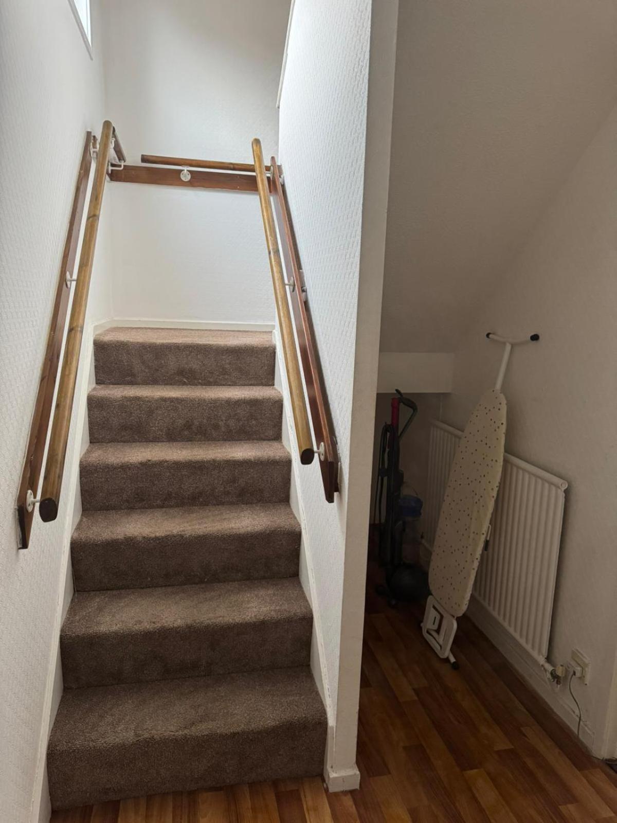 Large 2 Bedroom House Wombridge Esterno foto