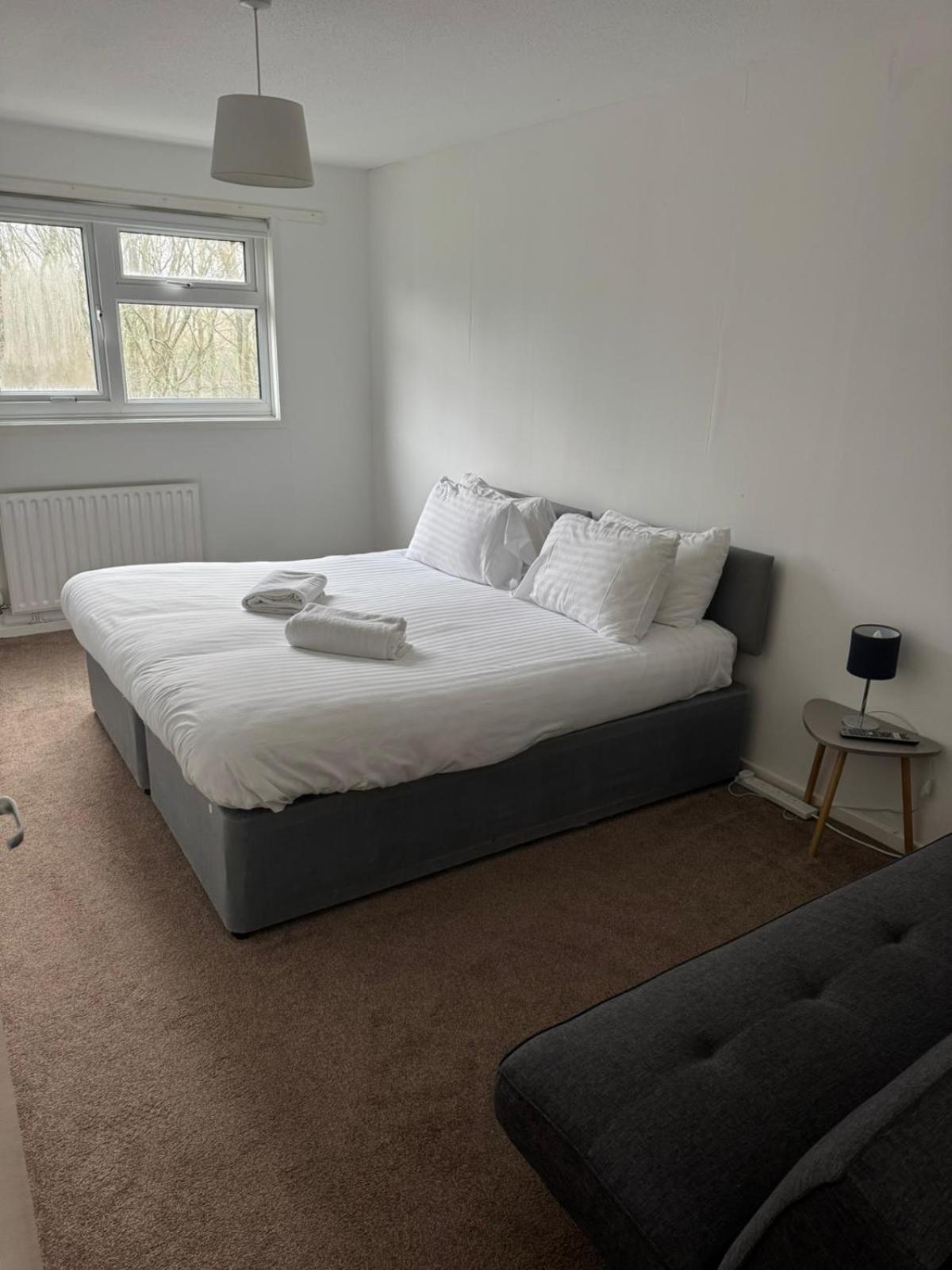 Large 2 Bedroom House Wombridge Esterno foto