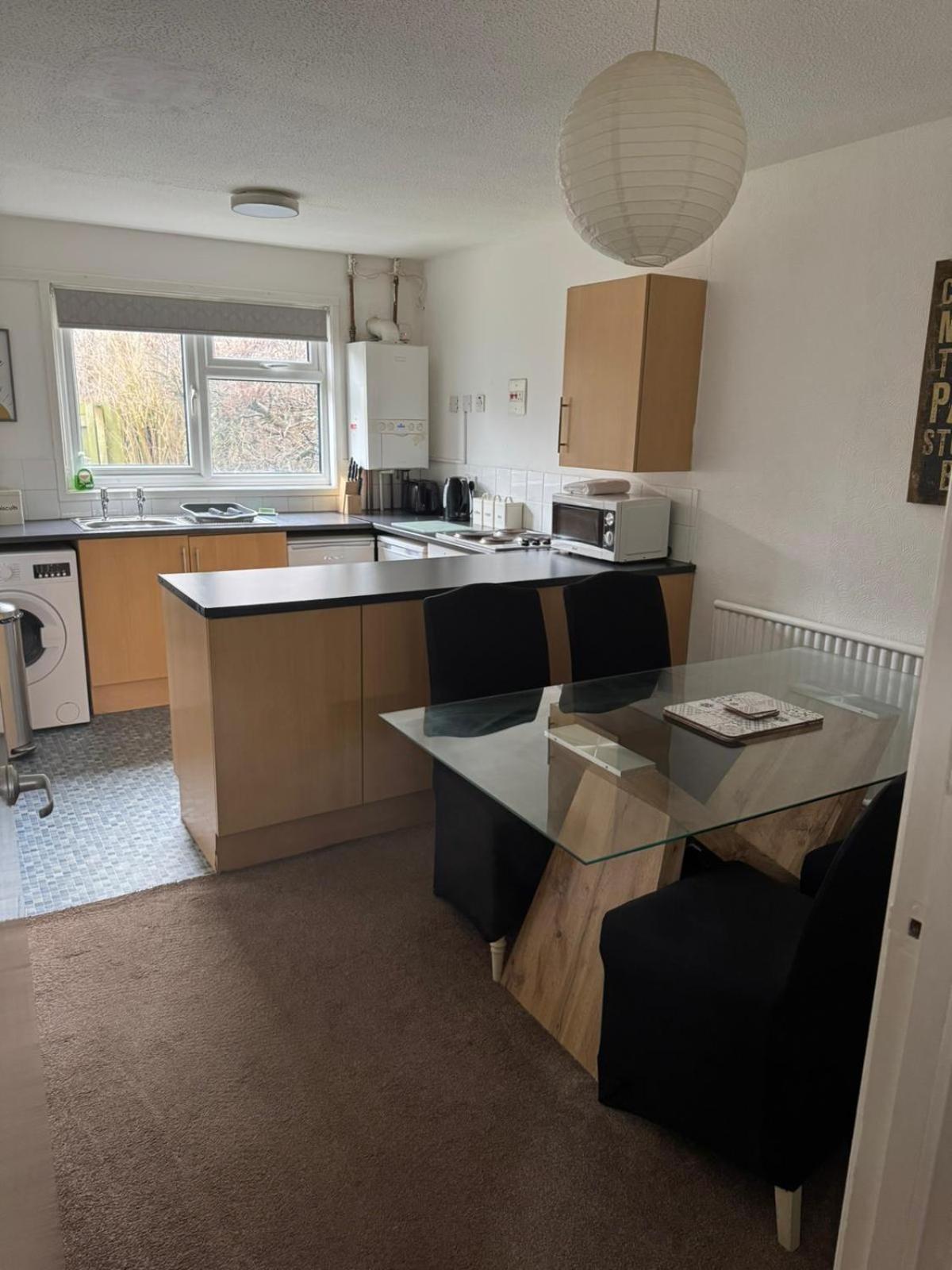 Large 2 Bedroom House Wombridge Esterno foto